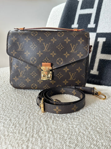 Louis Vuitton Pochette Metis Monogram Canvas