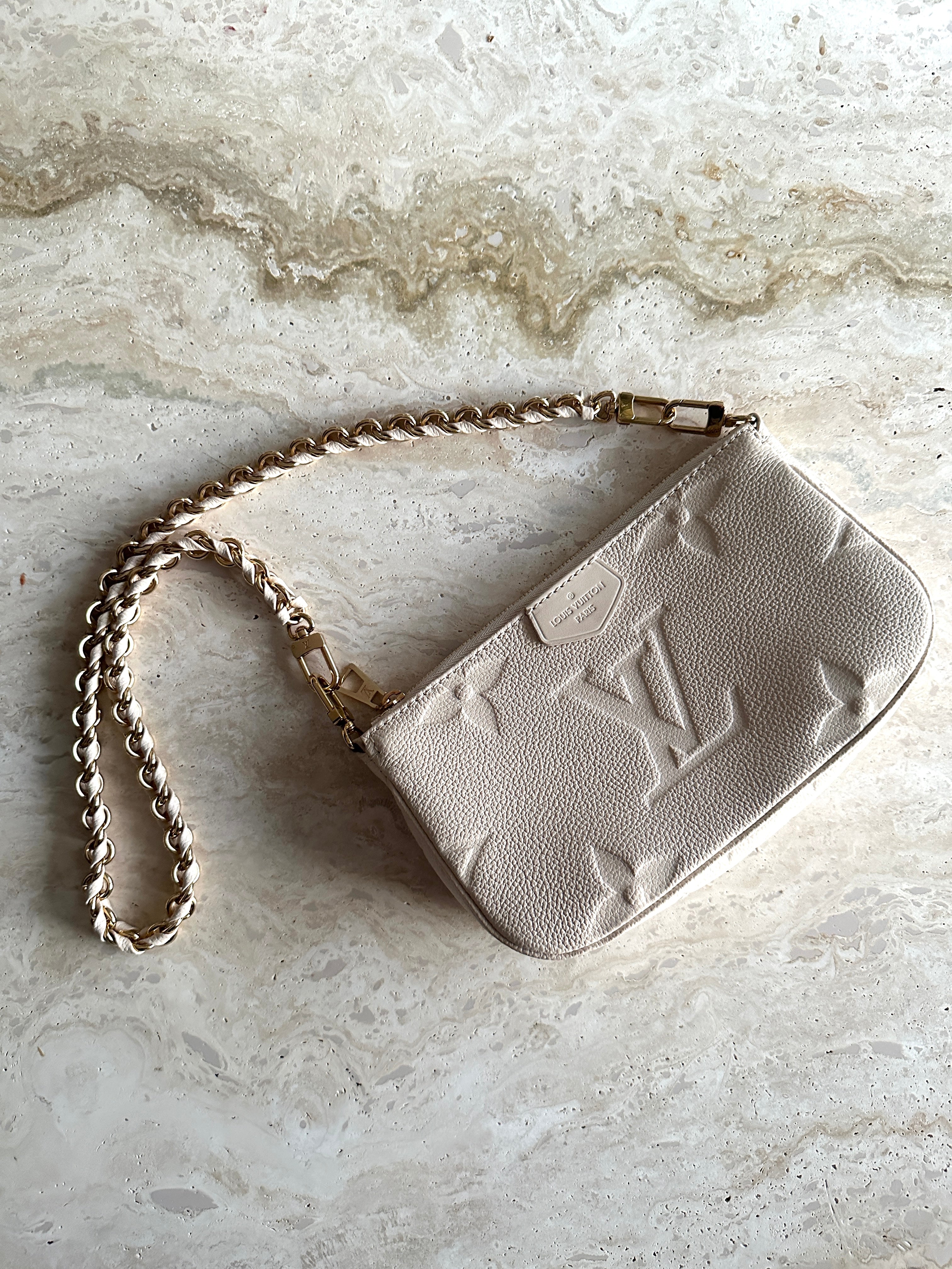 Pochette creme 2024