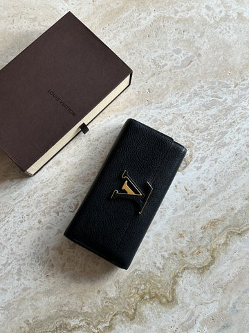 Louis Vuitton Capucines Wallet Black