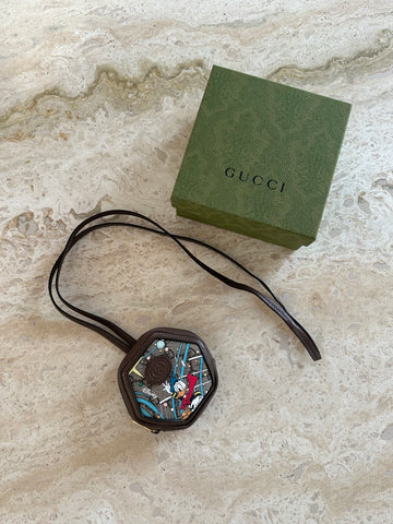 Gucci X Disney Donald Duck Crossbody Coin Purse GG Supreme Monogram Canvas