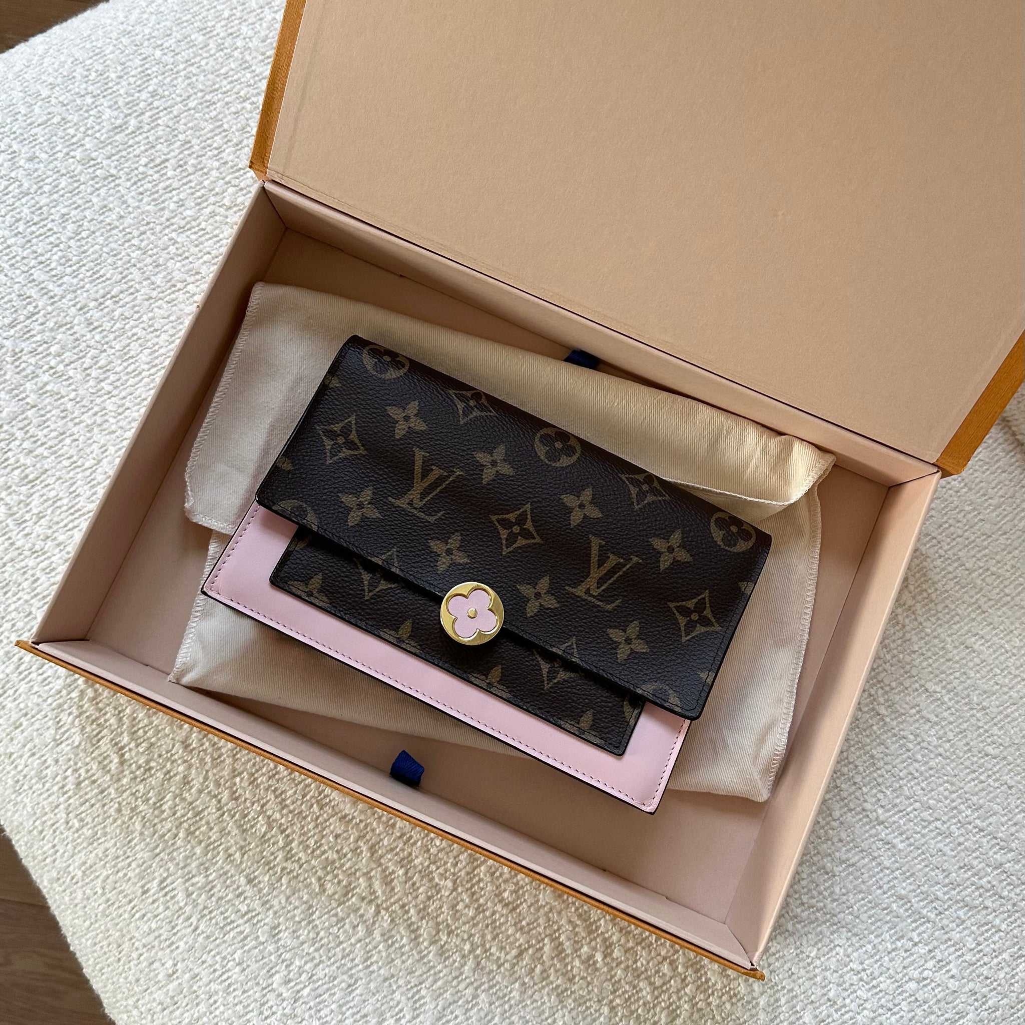 Louis Vuitton Flore Chain Wallet Monogram Canvas/Rose