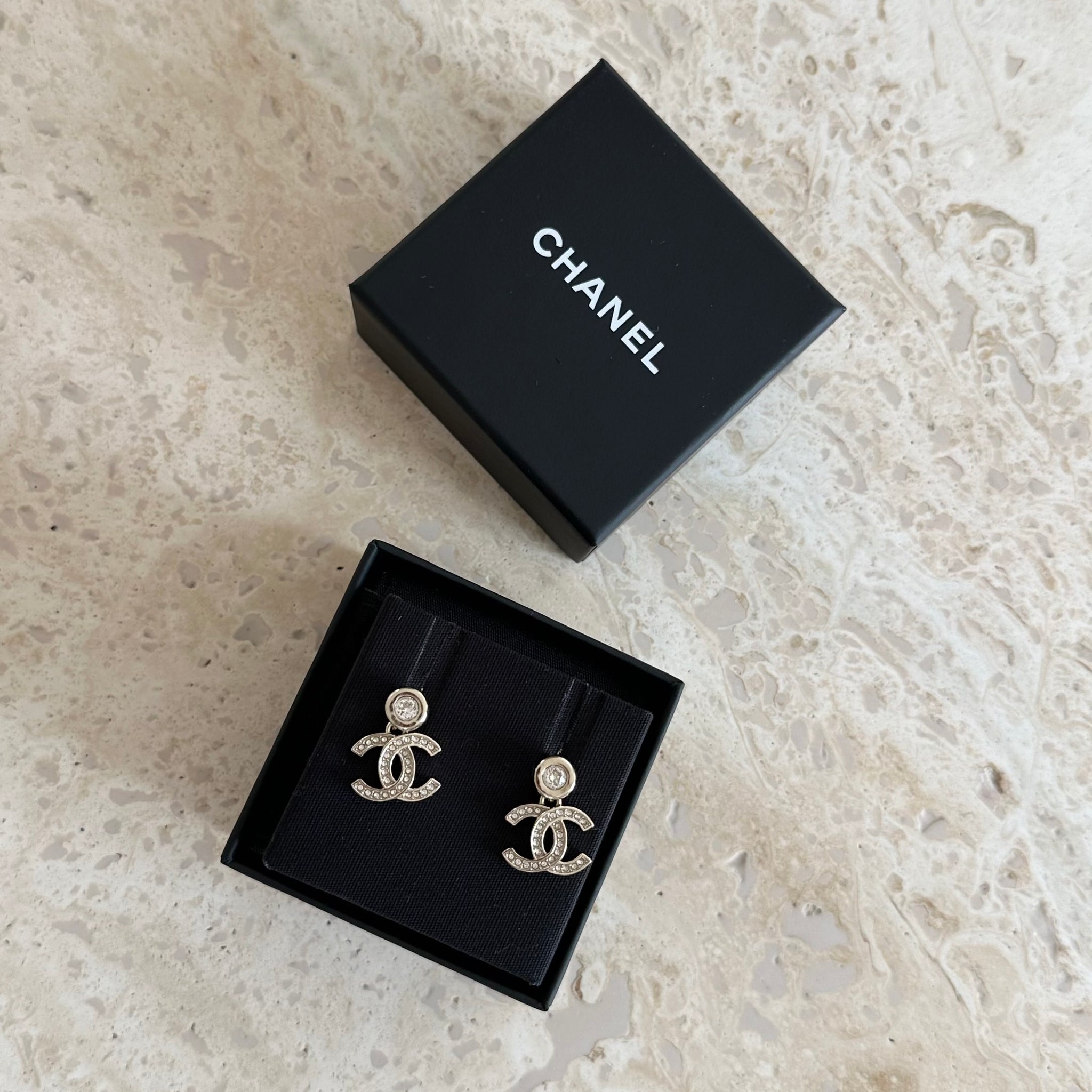 Chanel Small CC Boucles Pendant Gold