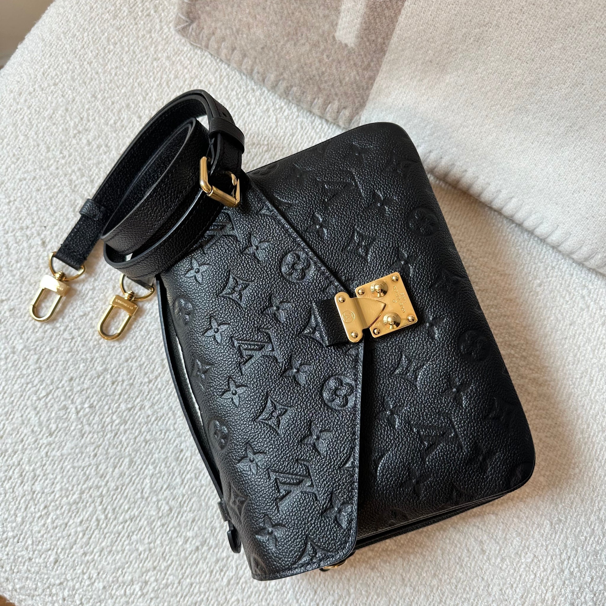 Louis Vuitton Pochette Metis Black Empreinte Leather