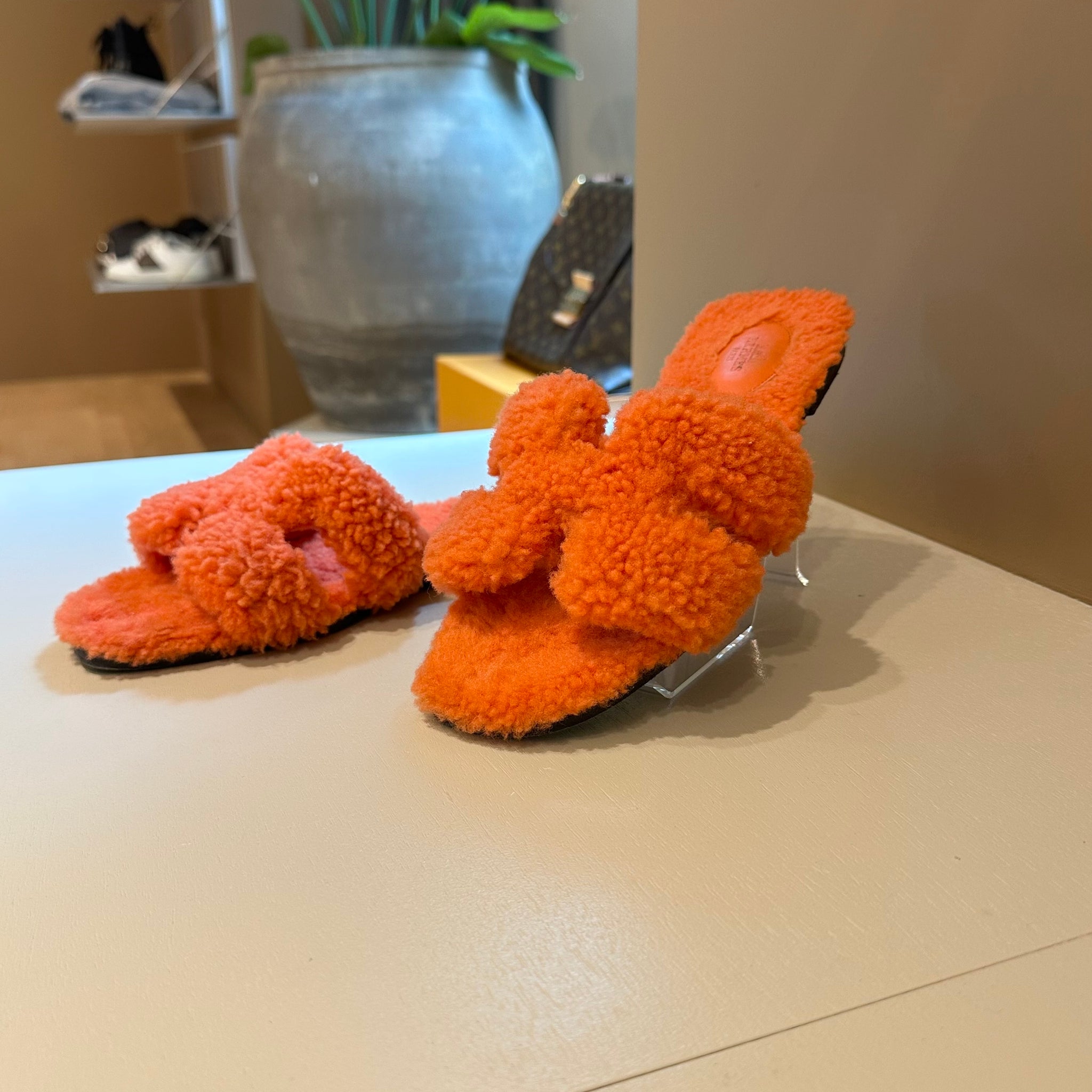 Hermés Oran Shearling Sandal Orange 39,5