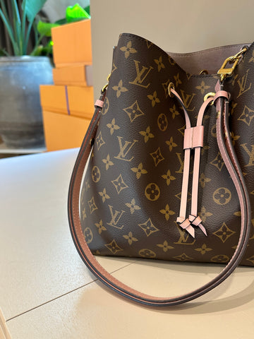 Louis Vuitton Néonoé Monogram Canvas