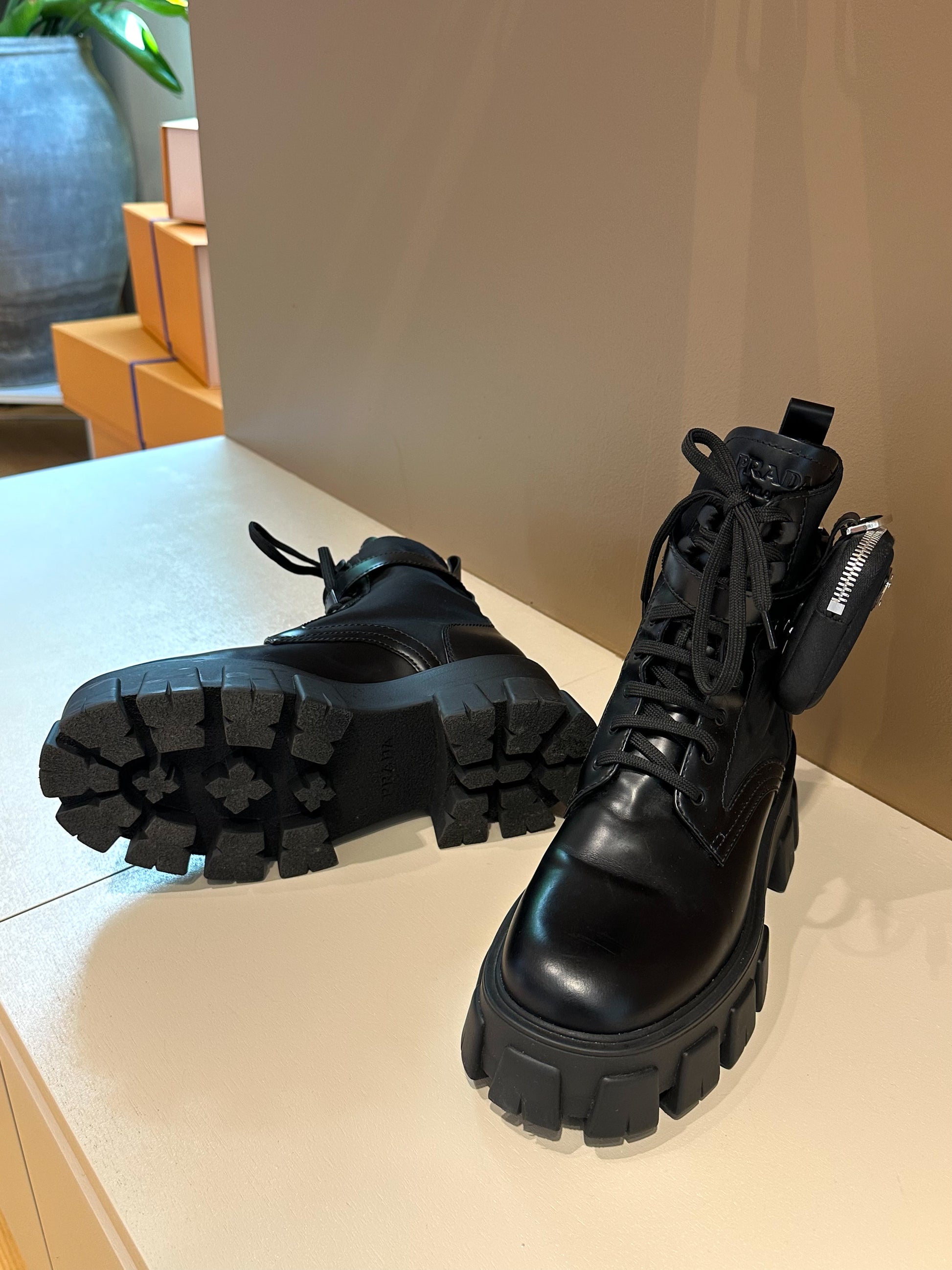 Leather Bottines Prada Femme Myzah Black Leather Combat Boots