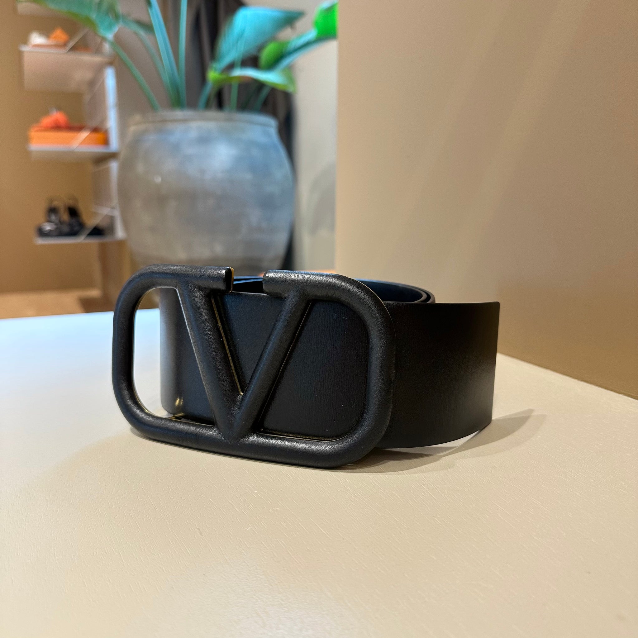 Valentino Garavani Vlogo Signature Leather Belt Black 75 cm