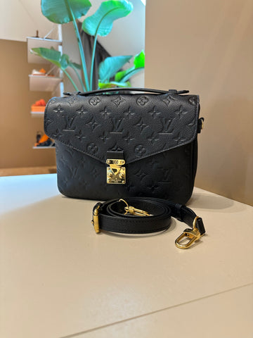Louis Vuitton Pochette Metis Black Empreinte Leather