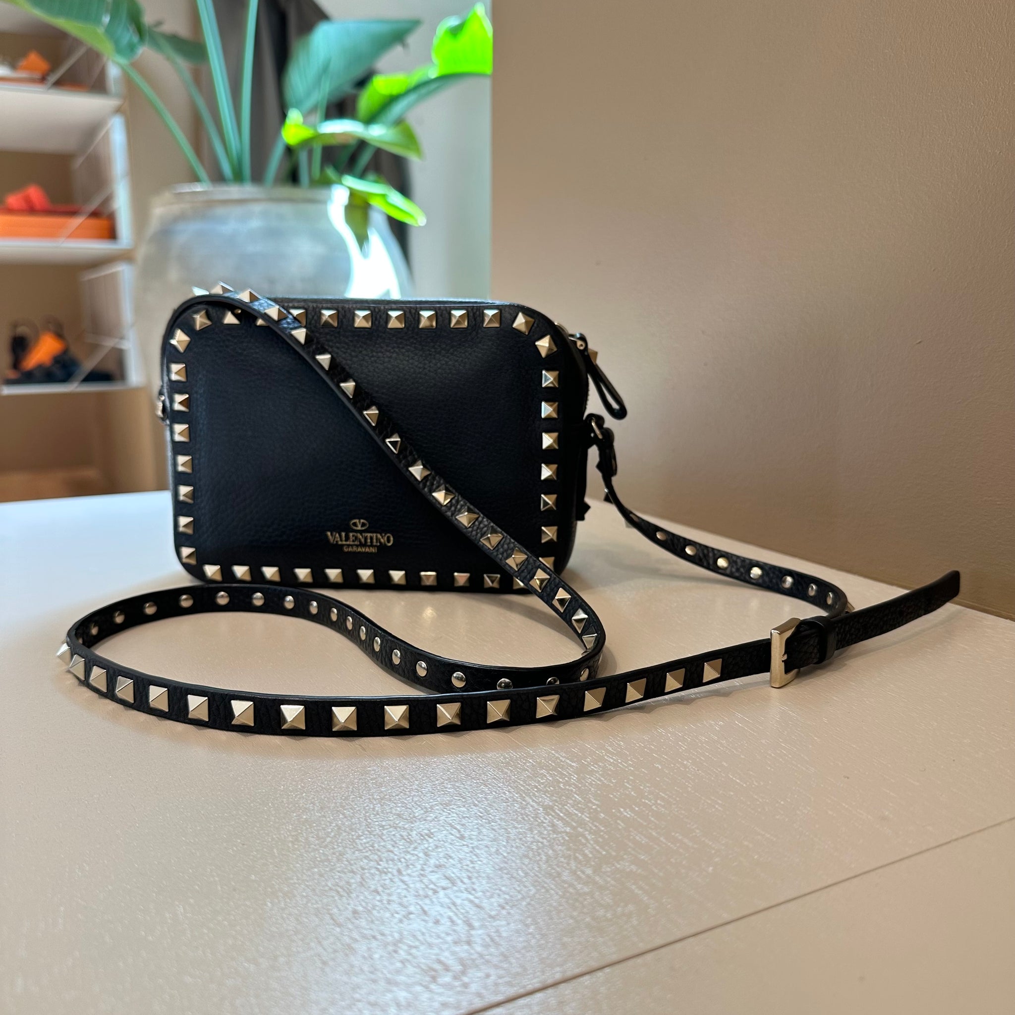 Valentino Garavani Rockstud Camera Crossbody Bag Black