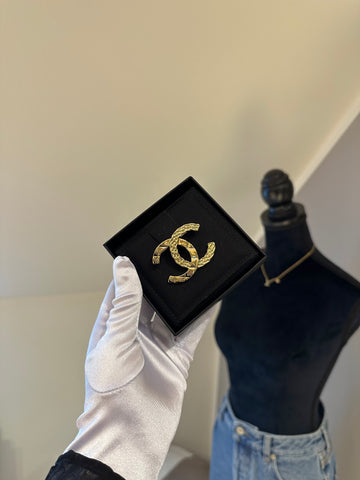 Chanel Brooch Gold Large