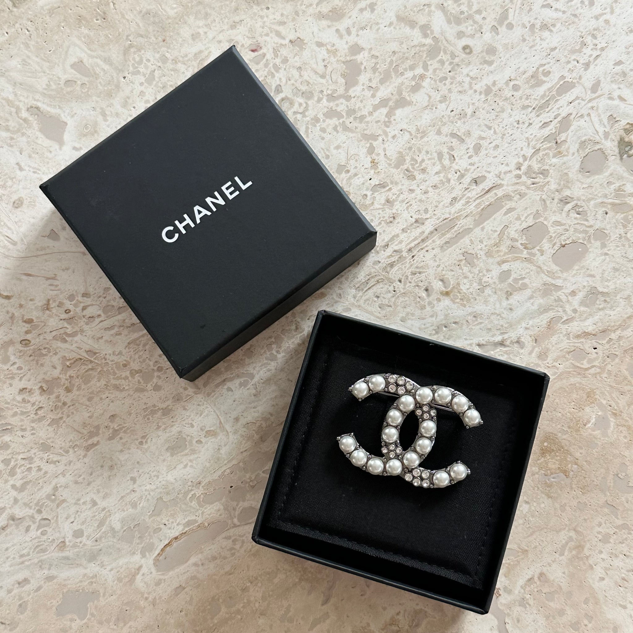 Chanel CC Brooch Large