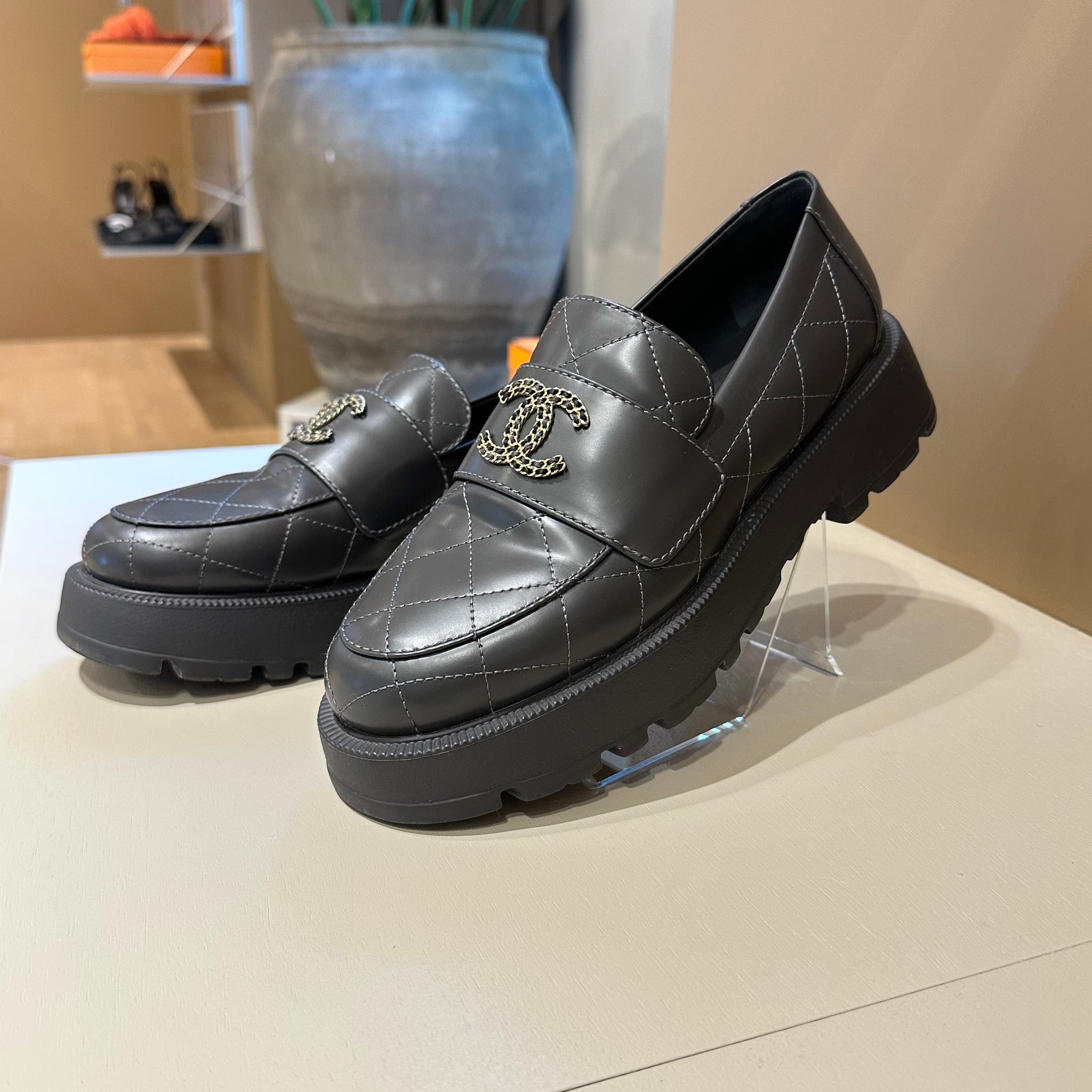 Chanel CC Logo Moccasins Grey GHW 39,5