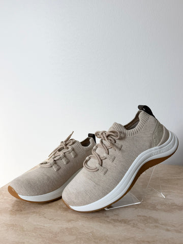 Louis Vuitton Wavelight Knitted Sneakers Beige 37