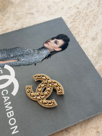 Chanel CC Broche Gold with Pearls