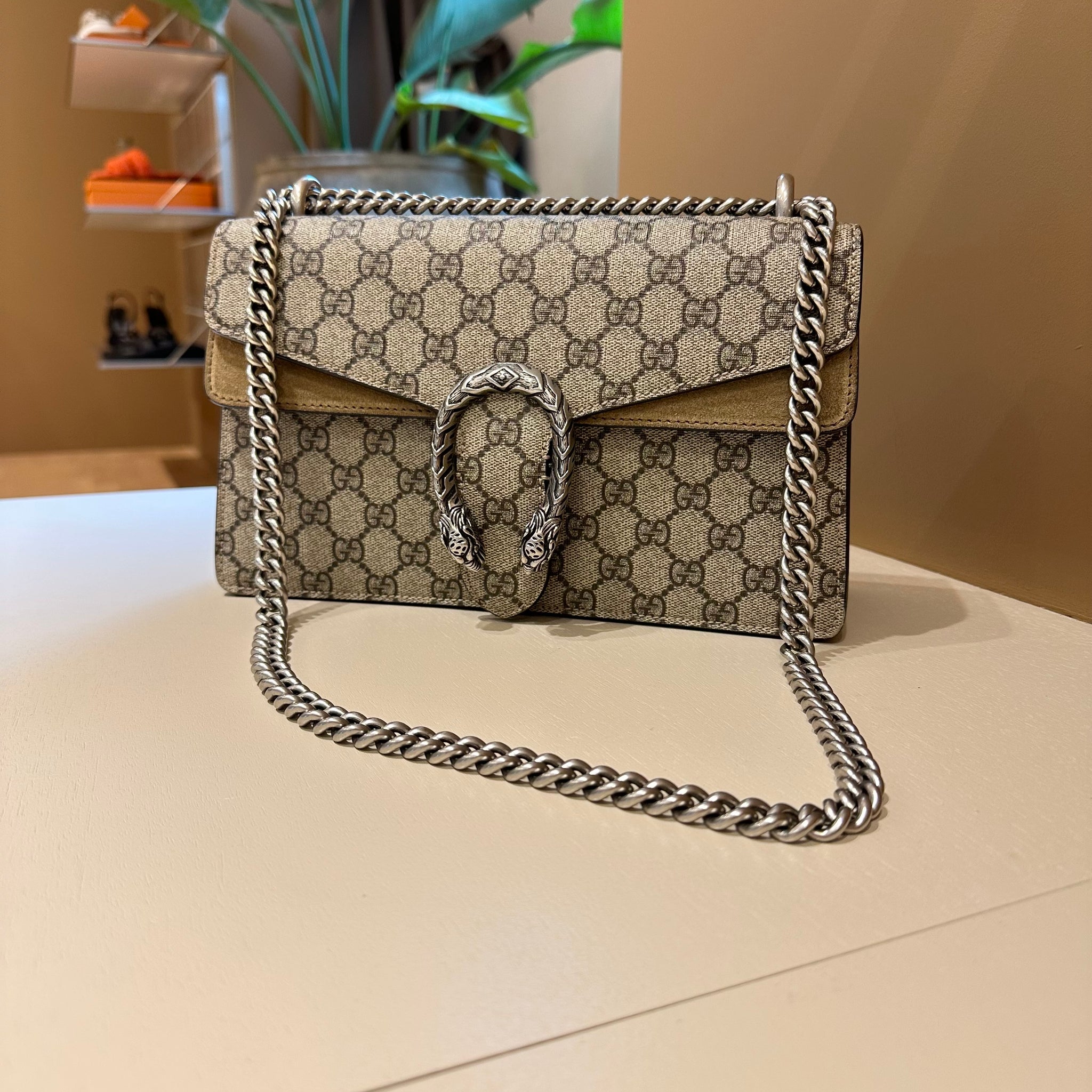 Gucci Dionysus Medium Shoulder Bag