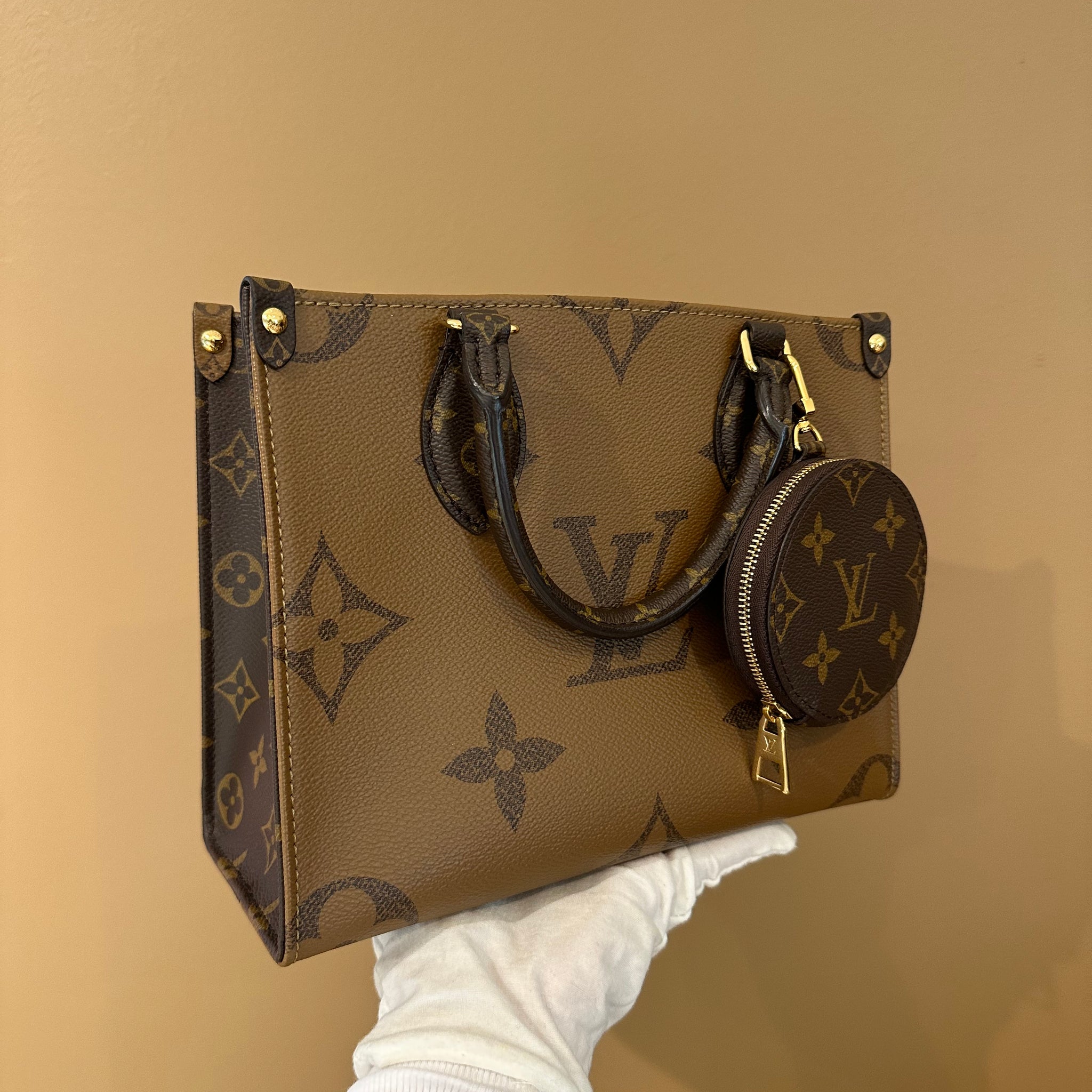 Louis Vuitton Onthego PM Tote Bag