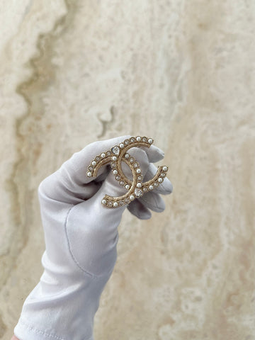 Chanel CC Heart Broche Gold with Pearls & Crystals