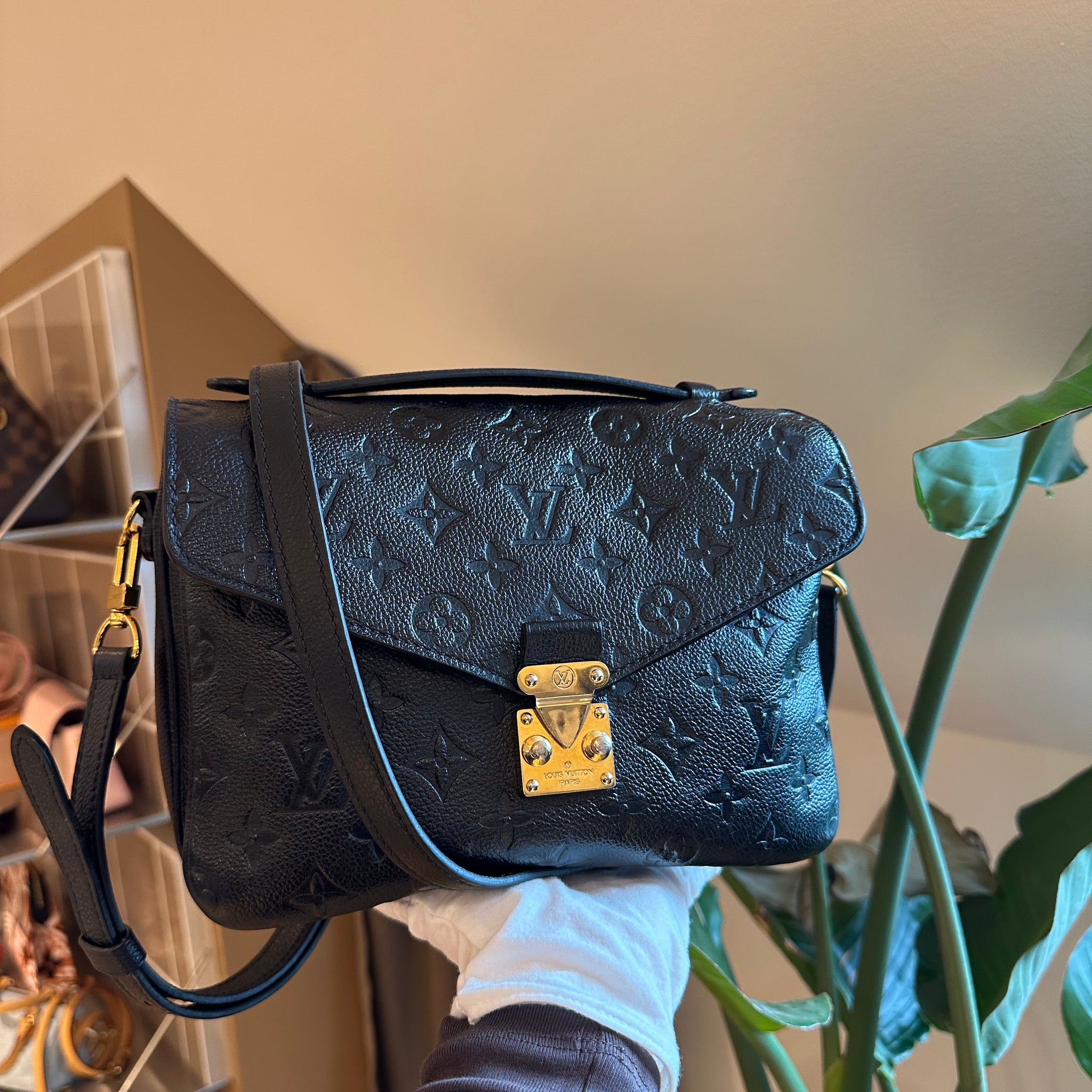 Louis Vuitton Pochette Metis Black Empreinte Leather