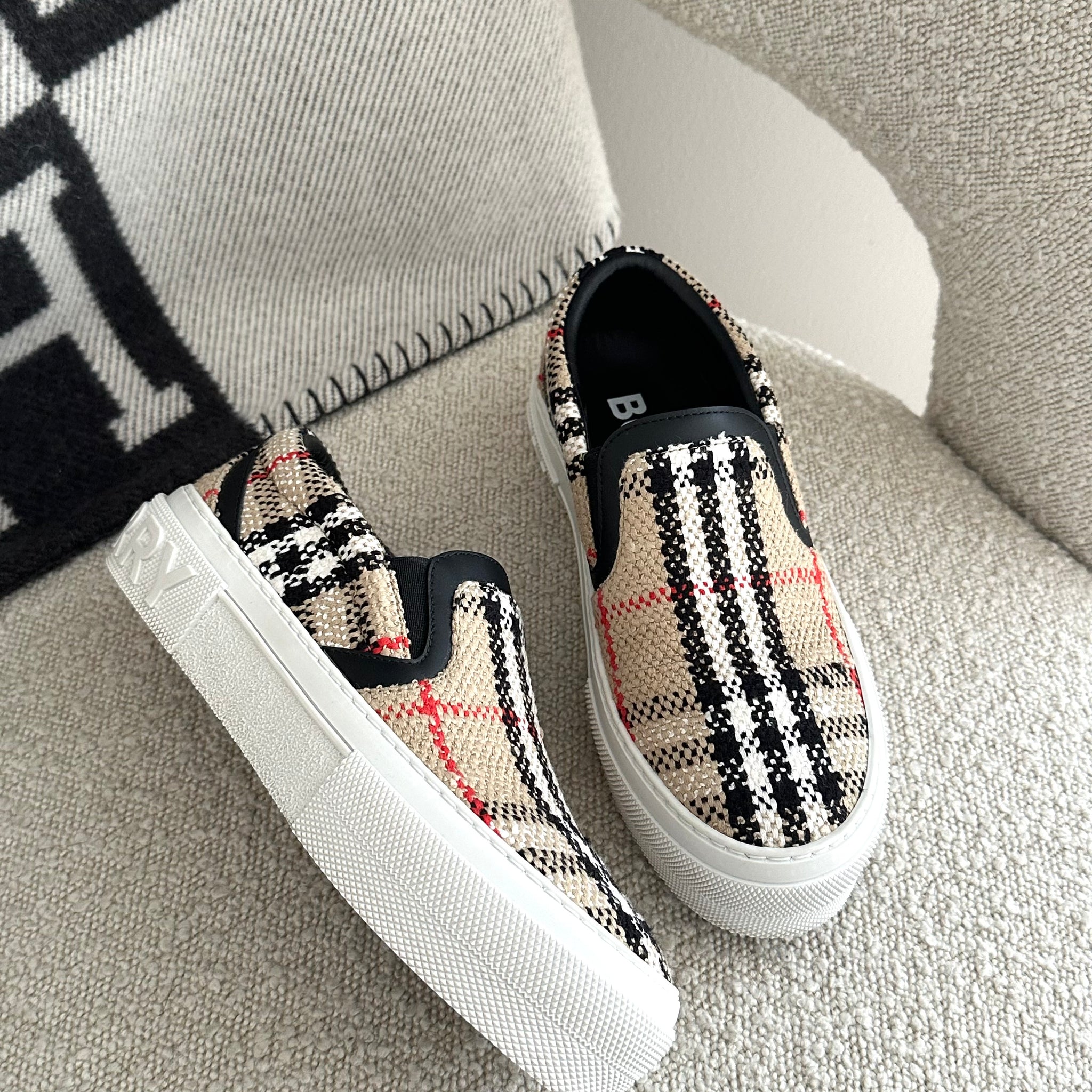 Burberry Low Top Slip-On Trainers 37,5