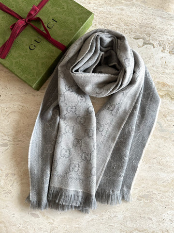 Gucci GG Jacquard knitted scarf Light Grey