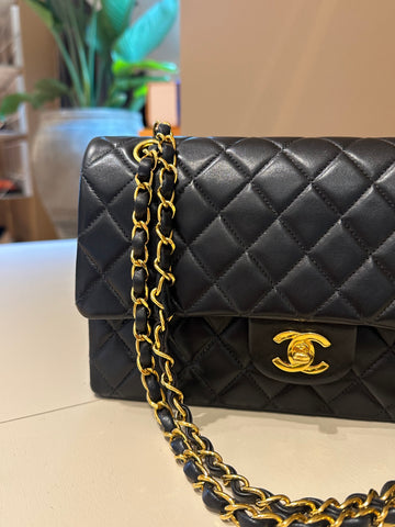 Chanel Vintage Medium Classic Double Flap Bag Black Lambskin 24K GHW